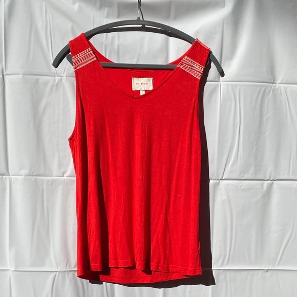 Skies Are Blue Taina Embroidery Detail Knit Top - Picture 4 of 5